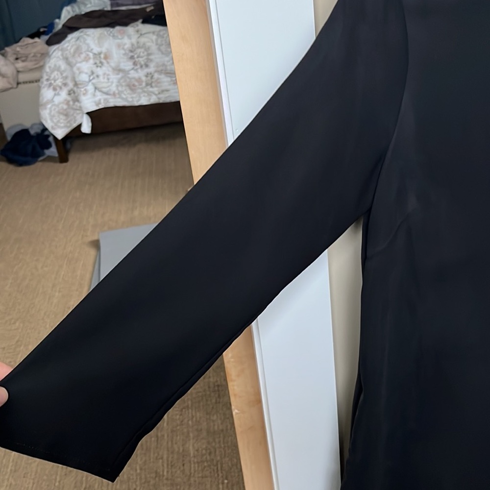 V neck black shift dress - Picture 2 of 3